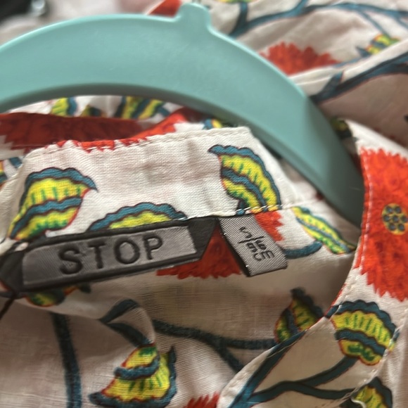 Brand is STOP. Floral with Poppy flowers. - Picture 2 of 3